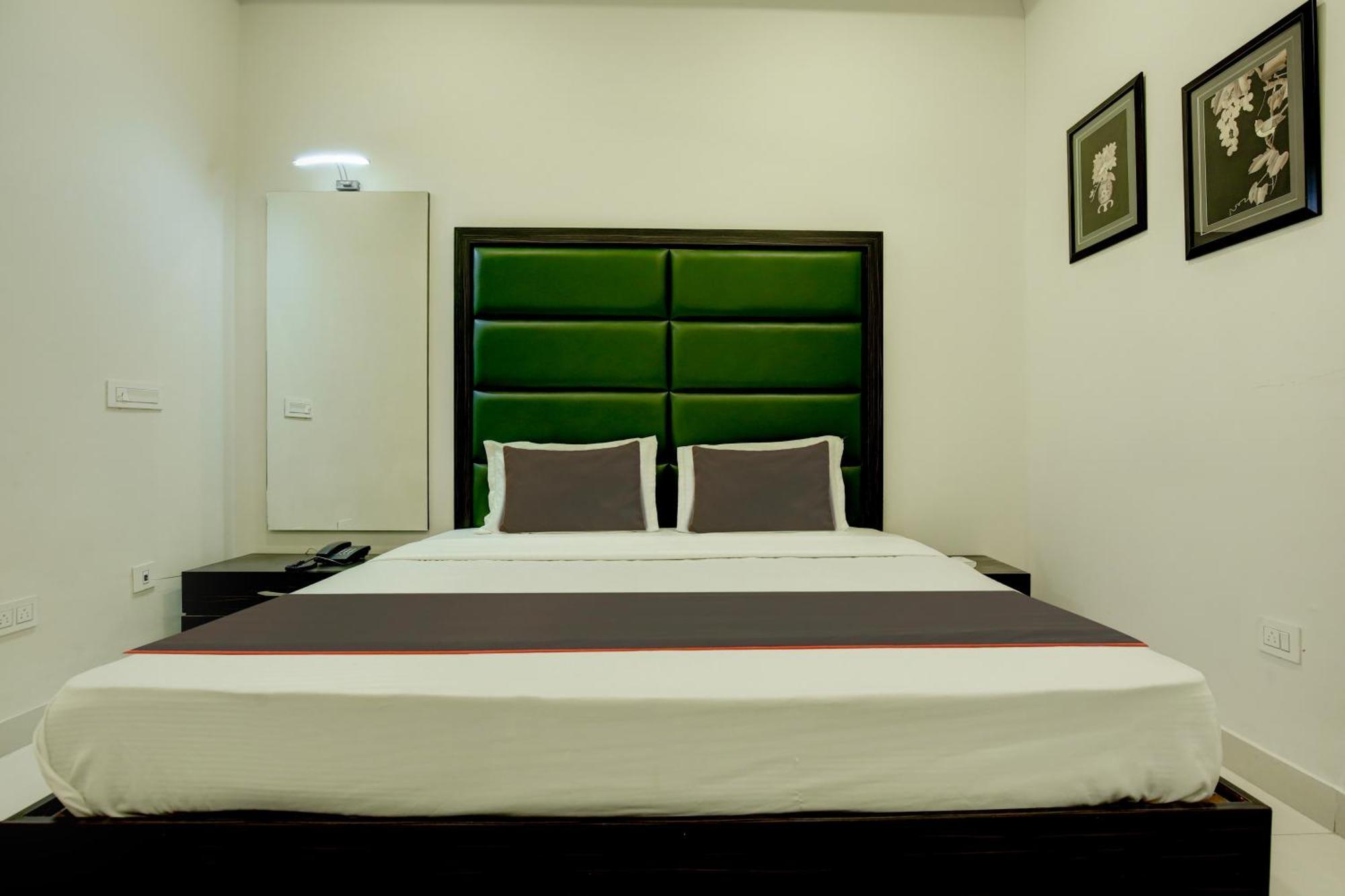 Super Collection O Ovel Hotel Grand Abadpura Εξωτερικό φωτογραφία