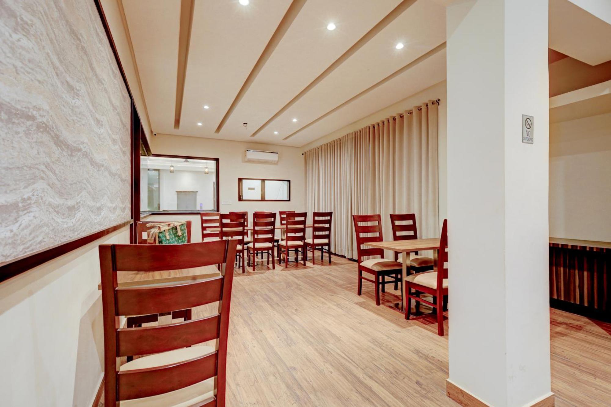 Super Collection O Ovel Hotel Grand Abadpura Εξωτερικό φωτογραφία