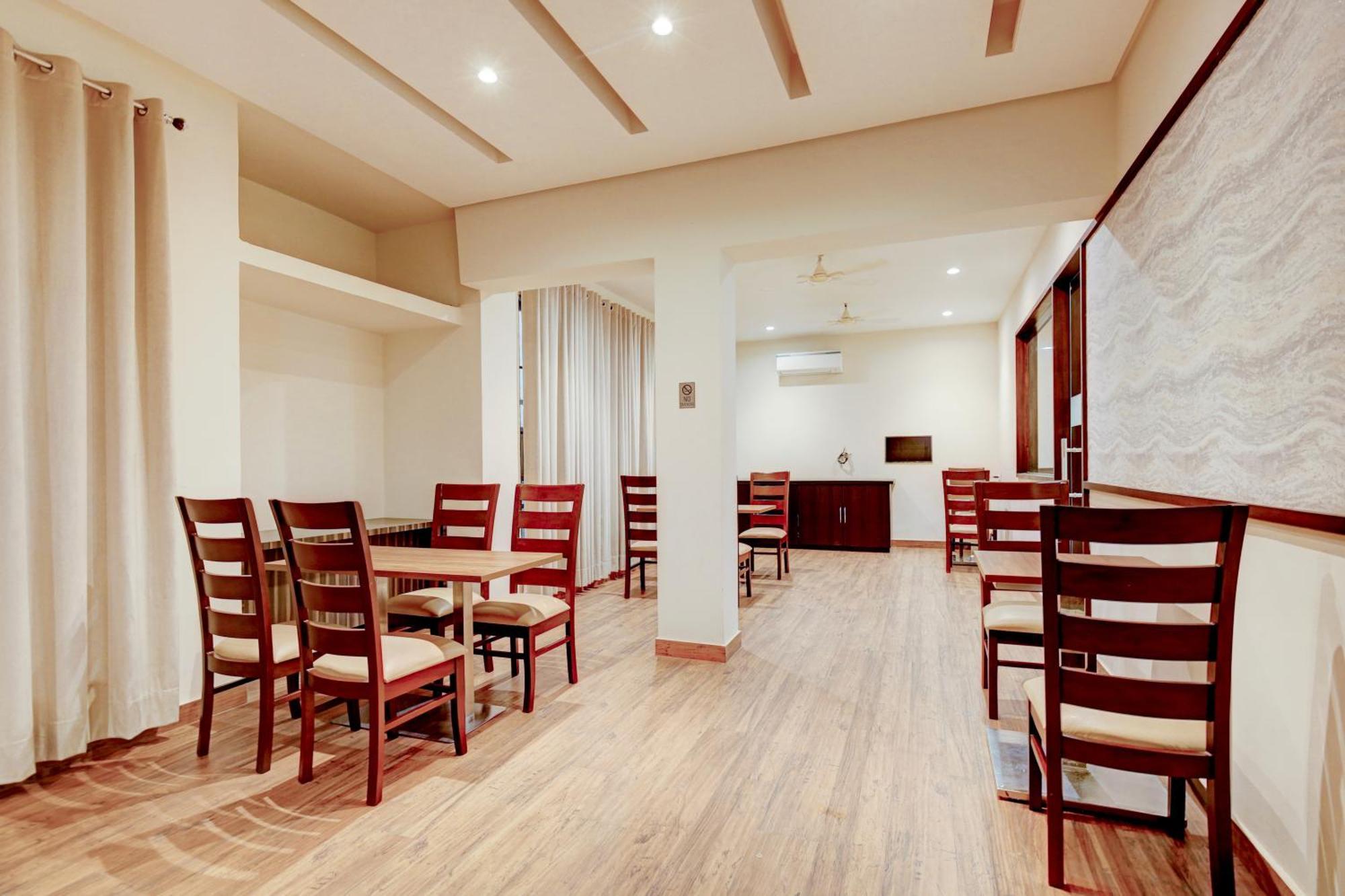 Super Collection O Ovel Hotel Grand Abadpura Εξωτερικό φωτογραφία
